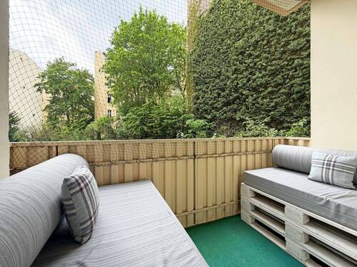 Balkon in den Innenhof - 1 Zimmer Etagenwohnung zum Kaufen in Berlin