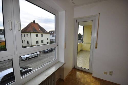 Wohnzi. nach Süden u. Balkon - 