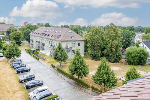 Blick auf den PKW Stellplatz - 