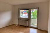 Schlafzimmer mit Ausblick und Zugang zum Balkon - 