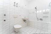 Badezimmer mit Waschmaschinenanschluss - 