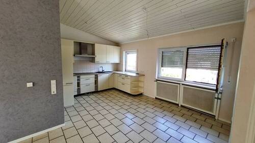 Küche - hell und offen mit Platz für den Familient - 