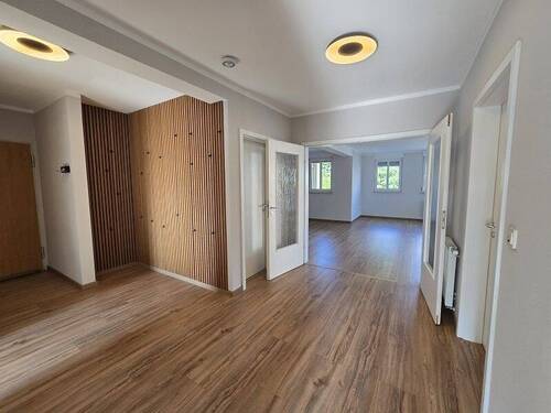 Großzügige Diele - 