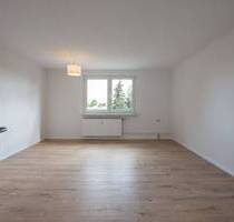 Ihre sanierte 3-Zimmerwohnung mit neuer EBK & 2 Stellpl. Provisionsfrei - Schorfheide Lichterfelde
