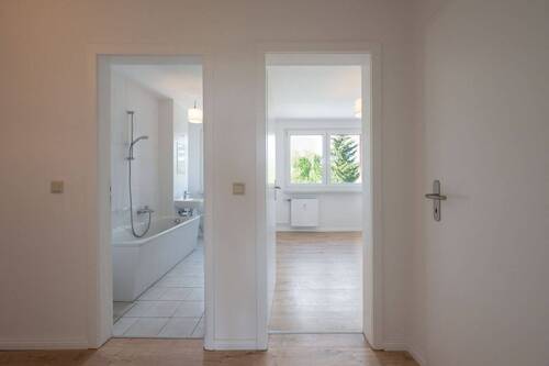 Wohnung_Kaufen_Brandenburg_Schorfheide Flur_links - 