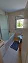 Bad mit Fenster- 2. OG - rechts - 