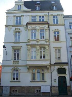 Hausansicht - Gemütliche 2-Raum Wohnung im Erdgeschoss