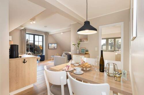 Der helle Wohn- und Essbereich - 