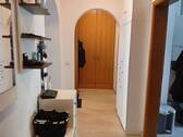Flur mit Einbauschrank - 