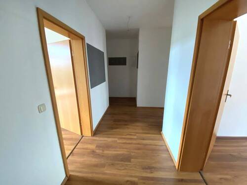 Flur - 2 Zimmer Etagenwohnung zur Miete in Plauen