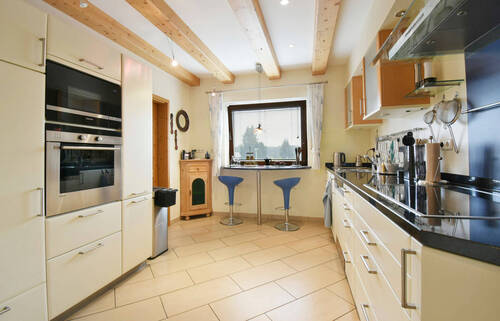 Küche - 8 Zimmer Einfamilienhaus in Tiefenbach