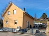 Hausansicht - Ruhiges Einfamilienhaus mit Garten in Mülsen
