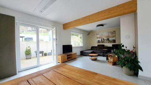 Wohnzimmer - 4 Zimmer Einfamilienhaus zur Miete in Mülsen