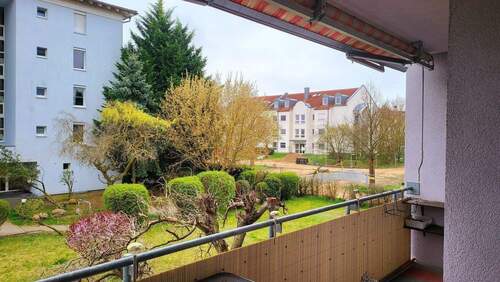 Balkon.jpg - 4-Raum-Wohnungruhige SiedlungGarage in TiefgarageBalkonInvestment!