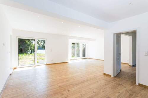 Living and dining area - 