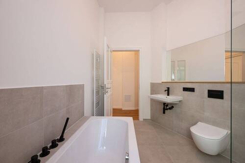 Badezimmer - Etagenwohnung mit 77,90 m&sup2; in Berlin zum Kaufen