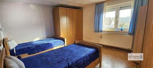 EG Schlafzimmer mit Fenster.jpg - 