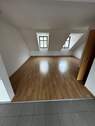 Wohnzimmer.jpeg - Etagenwohnung mit 69,60 m&sup2; in Weißenfels zur Miete