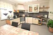 gemütliche Wohnküche als familiäres Zentrum (Haupthaus/Erdgeschoss) - 