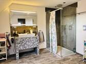 Komfortbad mit bodengleicher Dusche (Haupthaus DG) - 