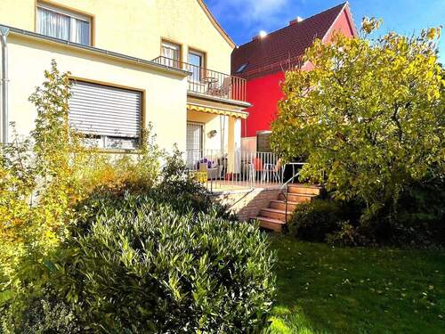 Titel - Bald frei: Zweifamilienhaus mit großem Grundstück und viel Potenzial - KEINE PROVISION!