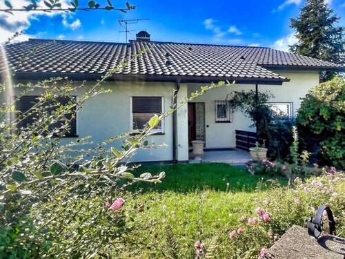 Außenansicht - Großzügiges Einfamilienhaus mit Potenzial in ruhiger Lage