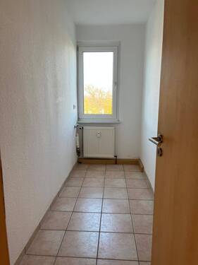 Zimmer 2 - Etagenwohnung mit 79,90 m&sup2; in Groitzsch zur Miete
