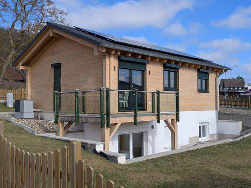 Vorderansicht - Schöner Blick auf den Edersee - 425.000,00&nbsp;EUR Kaufpreis, ca.&nbsp; 118,10&nbsp;m&sup2;&nbsp;Wohnfl&auml;che