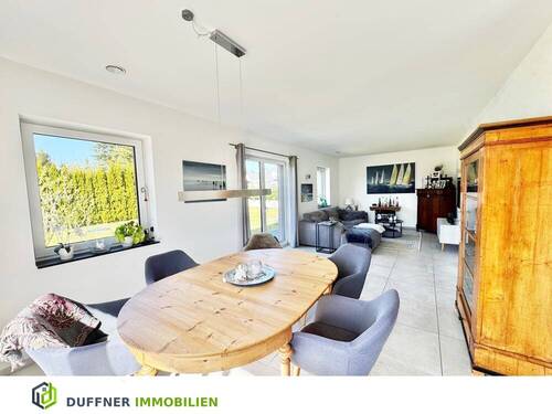 Wohn-u. Esszimmer - 