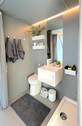 Duschbad mit Design Armaturen.JPG - 