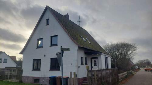 Einfamilienhaus in Zetel - Einfamilienhaus mit Potenzial in zentraler Lage von Zetel