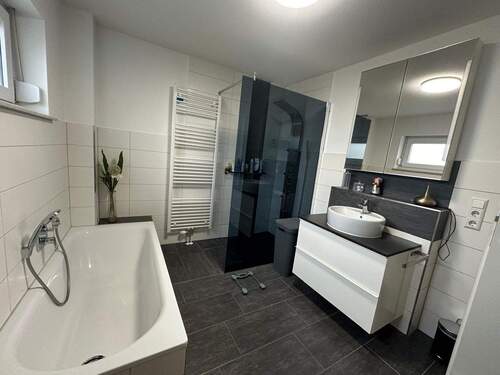 Badezimmer - Etagenwohnung mit 101,00 m&sup2; in Uhldingen- Mühlhofen zum Kaufen