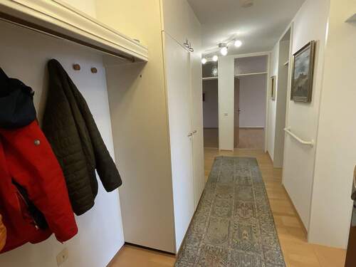 großzügige Diele - 