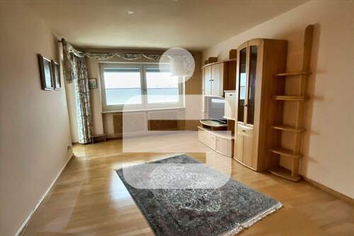 Wohnzimmer - Sofort frei! - 750,00&nbsp;EUR Kaltmiete, ca.&nbsp; 80,00&nbsp;m&sup2;&nbsp;Wohnfl&auml;che