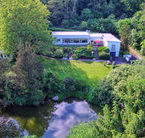 REPRÄSENTATIVES LIEBHABER-DOMIZIL mit Naturteich in idyllischer Allein-Lage von Bad Ems