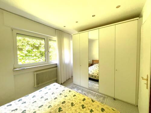 ...mit Raumteiler-Schrank und ... - 