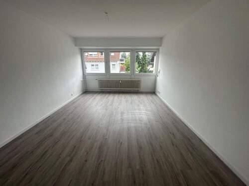 Zimmer 1 - 3 Zimmer Etagenwohnung in Mannheim / Wallstadt