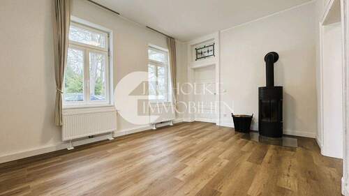 325.Innen.EG.Wohnen-Kamin - 