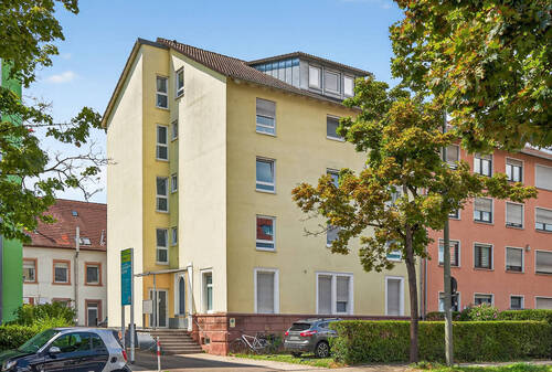 Hausfront, Ansicht 1 - 4 Zimmer Etagenwohnung zum Kaufen in Karlsruhe