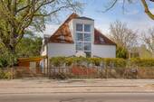 Außenansicht - 223 m² großes Architektenhaus mit Modernisierungsbedarf am Tegeler Forst in Hermsdorf