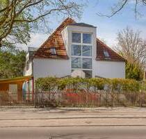 223 m² großes Architektenhaus mit Modernisierungsbedarf am Tegeler Forst in Hermsdorf - Berlin