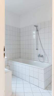 Badezimmer.jpg - Etagenwohnung mit 91,40 m&sup2; in Berlin zum Kaufen