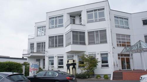 Blick vom Parkplatz - Büros Nürnberg Nord - Der Qualitäts-Ausstattungs-Unterschied macht den Mehrwert ...