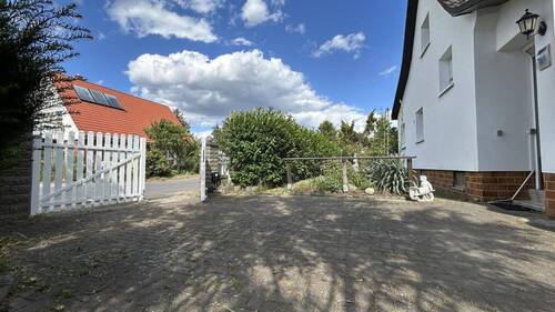 Hof - Einfamilienhaus mit 160,00 m² in Leipzig zum Kaufen