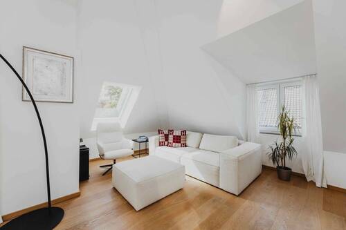 Wohnen - 4 Zimmer Etagenwohnung in München