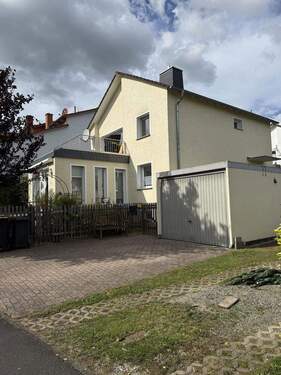 Bild 1 - Massives Einfamilienhaus mit Garage in gesuchter Lage von Baunatal Großenritte