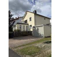 Massives Einfamilienhaus mit Garage in gesuchter Lage von Baunatal Großenritte