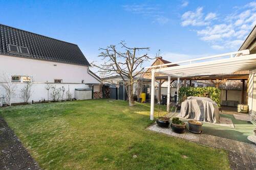 Großzügiger, idyllischer Garten - 