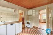 Blick zum Wohn- und Essbereich sowie zum Flur - 