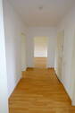Flur 2 Richtung Bad - 